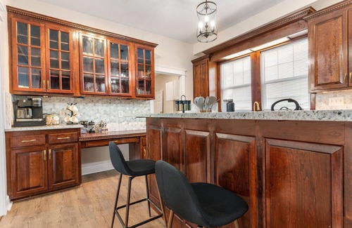 Hanover Place Casa | Stunning Midtown Beauty + Private Parking!