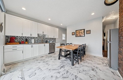 South Side Slopes Casa | The Pittsburgh Balcony House