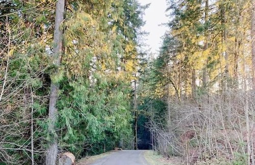 Rock Creek Casa | The Place To Be; With A Hot Tub!