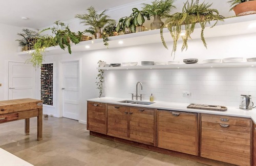 Banbury Cabaña | The Plant House by Group Retreats - sleeps 14 guests in 6 bedrooms