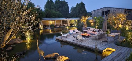 Cropredy Casa | The Plant House by Group Retreats