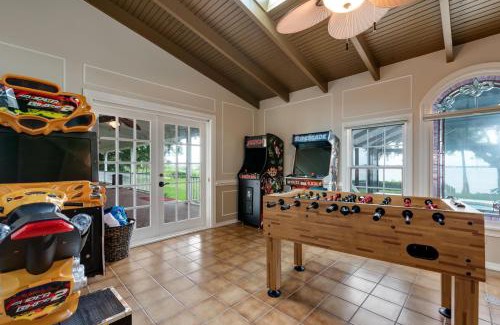 Bradenton Casa | The Plantation House! Waterfront view! Free pool heat!