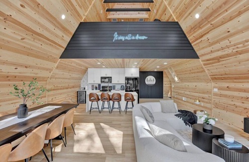 Blakeslee Cabina | The Pocono Dreamhouse | Lake Access