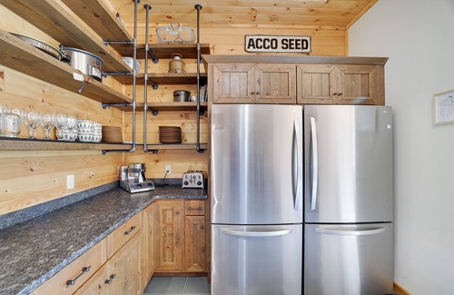 Tannersville Casa | THE POCONO HOUSE AT CAMELBACK MOUNTAIN with Jacuzzi and Sauna