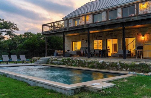 Fredericksburg Casa | The Point Hill Country Views+Pool+Hot Tub