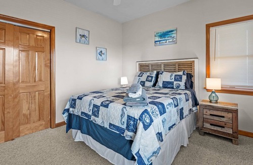 Corolla Casa | The Pony Tale, 4x4 Beach House with Ocean Views. Dog friendly.