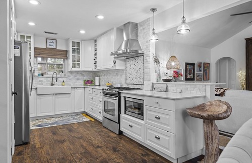 West Oak Hill Casa | The Pool & Gaming Austin Retreat · 3 Bedroom Home, Pool, Hot Tub, Arcade & More