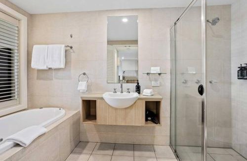Kingscliff Apartamento | The Pool Resort Kingscliff - 1BR with Hinterland Views (5312) - Holiday Management Co.