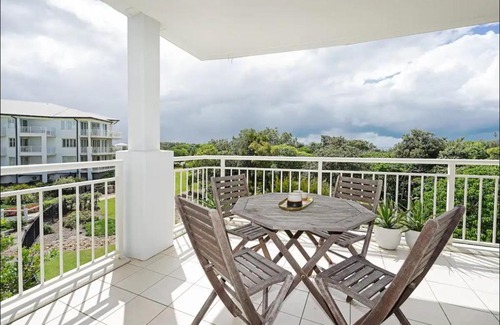 Kingscliff Apartamento | The Pool Resort Kingscliff - 2 BR Ocean Facing Apartment (6230) - Holiday Management Co.