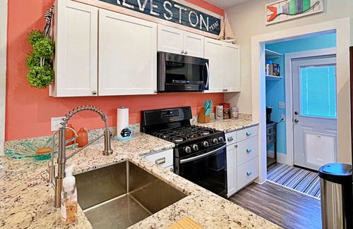 Galveston Casa | The Poolside Bungalow