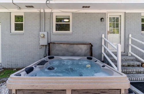 Murraysville Casa | The Poolside Playhouse