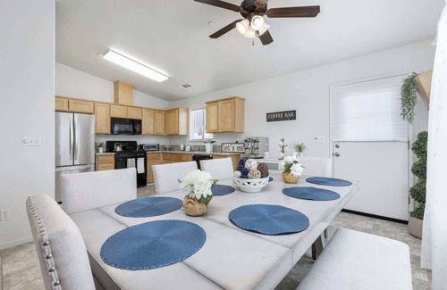 Armona Casa | The Poppy House 4bd near NAS