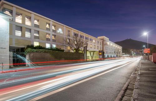 Victoria and Alfred Waterfront Hotel | The Portswood Hotel