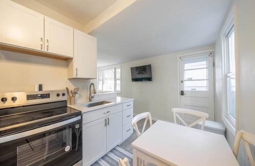 Wildwood Cabaña | The Postal Cottage 2BR/1BA Wildwood 2 Blocks to Beach and Boards