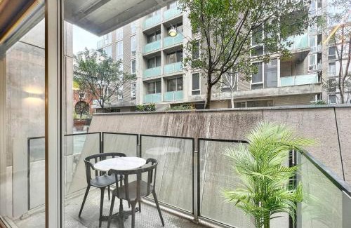East Melbourne Apartamento | The Powlett - East Melbourne by Ready Set Stay