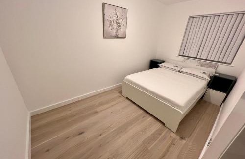 Shortlands Apartamento | The Premier Living Experience Entire 2-Bedroom Modern Apartment