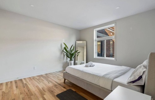 Cote-Des-Neiges—Notre-Dame-De-Grace Apartamento | The Prestige Stay | Chic & Bright 3BR in NDG