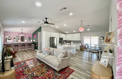 Camelback East Casa | The Prickly Pear