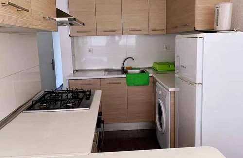 Bissau Apartamento | The property is a 3 bedroom apartment nearby the city with restaurants around.