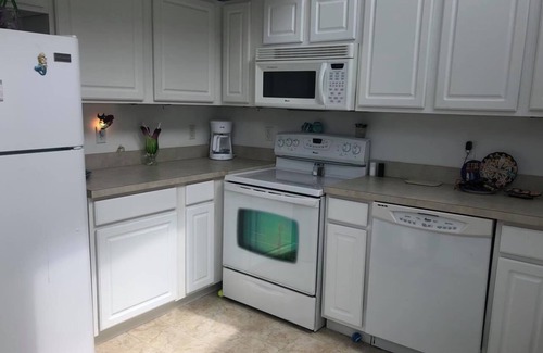 Greenbush Casa | The purple door at the bay.