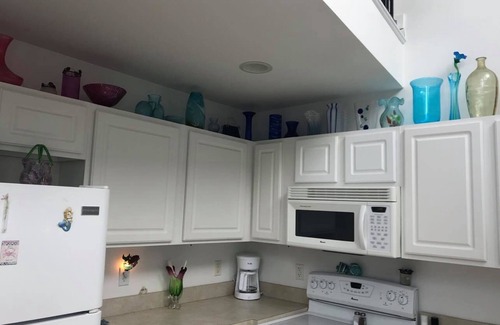 Greenbush Casa | The purple door at the bay.