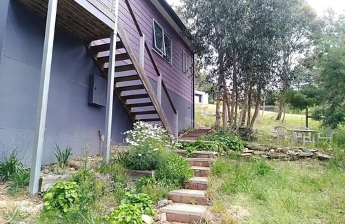 Hepburn Springs Casa | The Purple House - corner spa, views and wildlife in tranquil Hepburn Springs