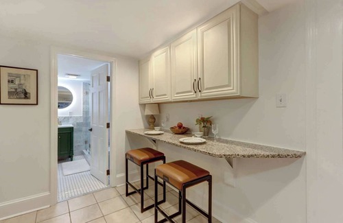 Historic Downtown Savannah Apartamento | The Quaint Quarters on Jones, Historic | Quiet