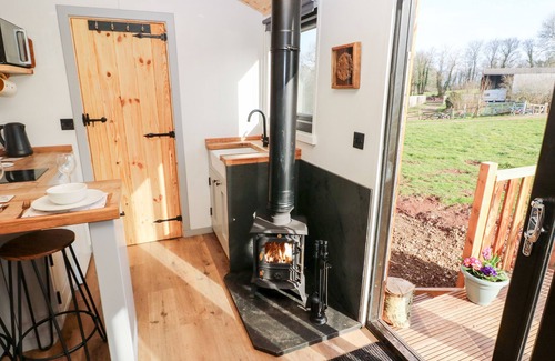 Cosheston Cabaña | THE QUEEN BEE, pet friendly, with open fire in Lamphey
