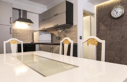 Gare Apartamento | The Queen Luxury Apartments - Villa Cortina