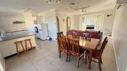 Collingwood Park Casa | The Queen Nest Family House Unit 1