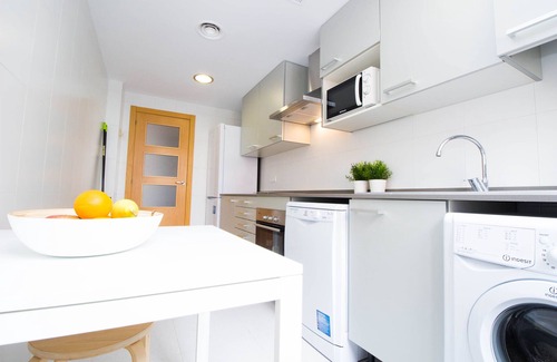 El Cabanyal Apartamento | "The QUEEN" New, fancy and relaxing. Beach & WIFI