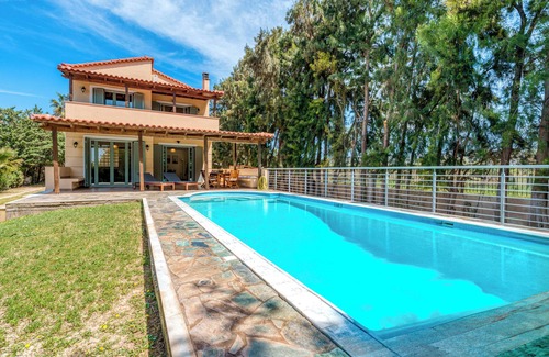 Keratea Villa | The Quiet Escape Villa Anavissos