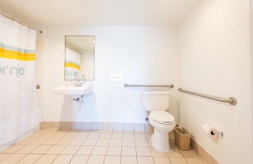 Lincoln Acres Hotel | The Rambler Motel