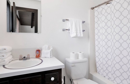 Big Bear Hotel | The Ranch House at Shay Meadows by Big Bear Vacations