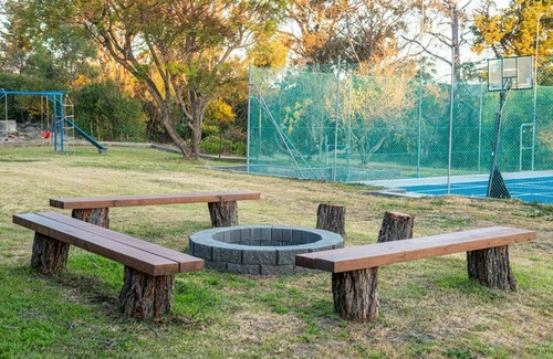 Stanthorpe Casa | The Ranch-pool Table, Table Tennis, Firepit, Piano