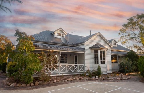 Stanthorpe Casa | The Ranch-pool Table, Table Tennis, Firepit, Piano
