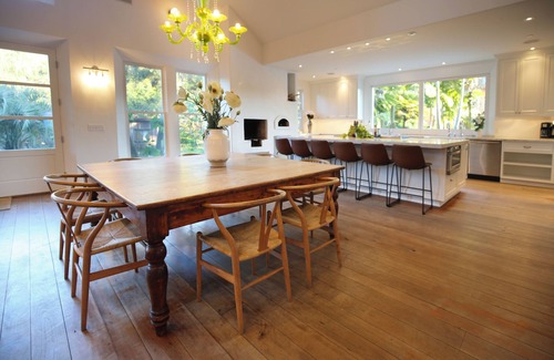 Carpinteria Casa | The Ravenwood Estate / Country Chic Oasis / Spa-Pool / Sleeps 14