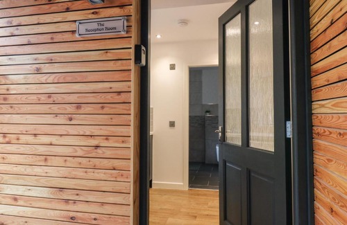Keith Apartamento | The Reception Room at The Institute Executive Apartments