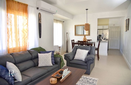 Lucea Casa | The Recess Stays – 2 Rooms 3 Beds, 2 Baths w/ Grill