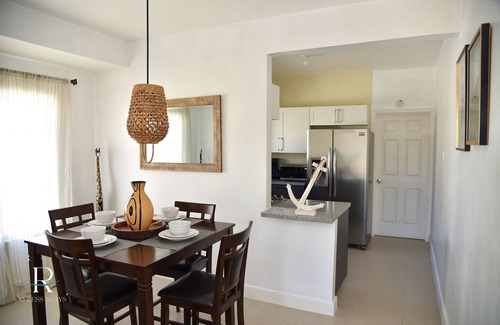 Lucea Casa | The Recess Stays – 2 Rooms 3 Beds, 2 Baths w/ Grill