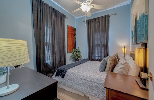 Washington Ave./ Memorial Park Casa | The Red Door - Charming 1-bdrm cottage in the very popular Washington corridor!