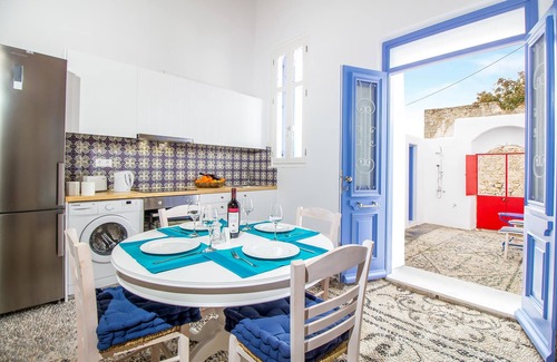 Kallithea Casa | The Red Door in Koskinou
