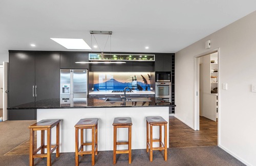 New Plymouth Casa | The Red Door - New Plymouth Holiday Home