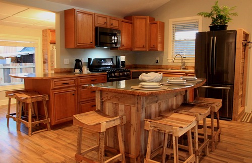 Woodfin Cabaña | The Red Hen Cottage * Asheville-North * TINA CALIENTE *