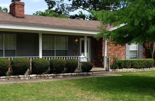 Richland Hills Casa | The Red Hen: Staycation! Swimming, Man Cave, Atari