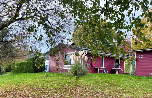 Hohenroda Casa | The red house by the lake - vacation home in a fantastic location