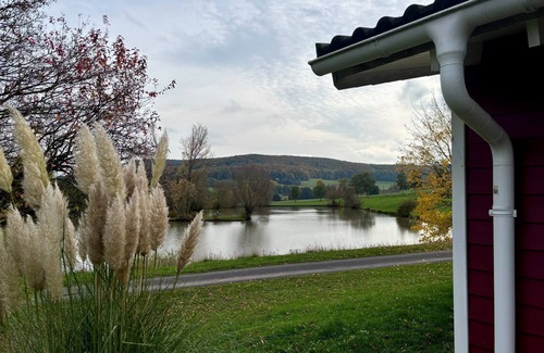 Hohenroda Casa | The red house by the lake - vacation home in a fantastic location