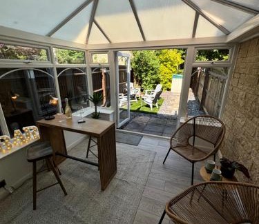 Bicester Casa | The Redwing Retreat Bicester Village Free Parking Whole House & Garden