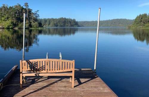 Langlois Casa | The Redwood Guesthouse at the Floras Lake Getaway