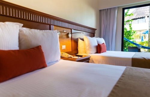 Luis Donaldo Colosio Complejo | The Reef Coco Beach Resort & Spa- Optional All Inclusive